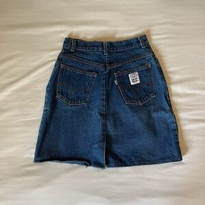 Levi’s dark washed denim skirt